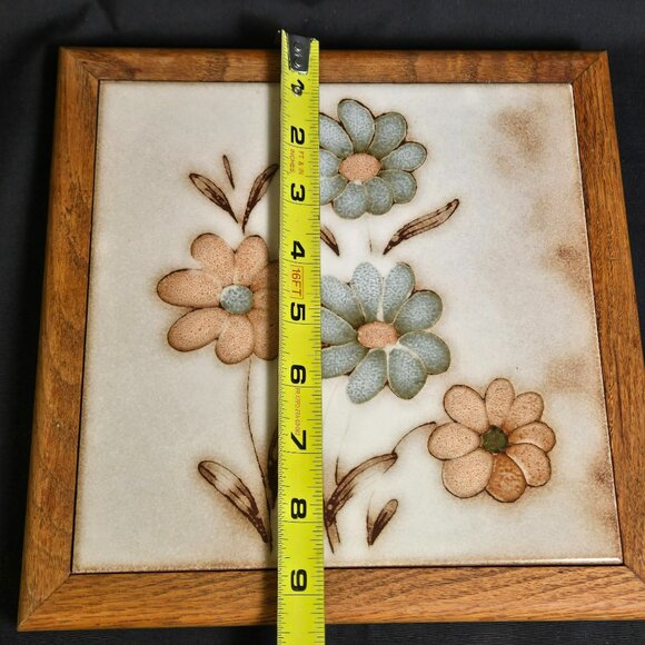 Vintage Italian Ceramic Wall Art Blue & Tan Daisy Tile in Wood Frame 9" Italy - Picture 6 of 8
